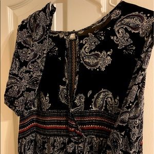 Black, white, & burgundy paisley dress!